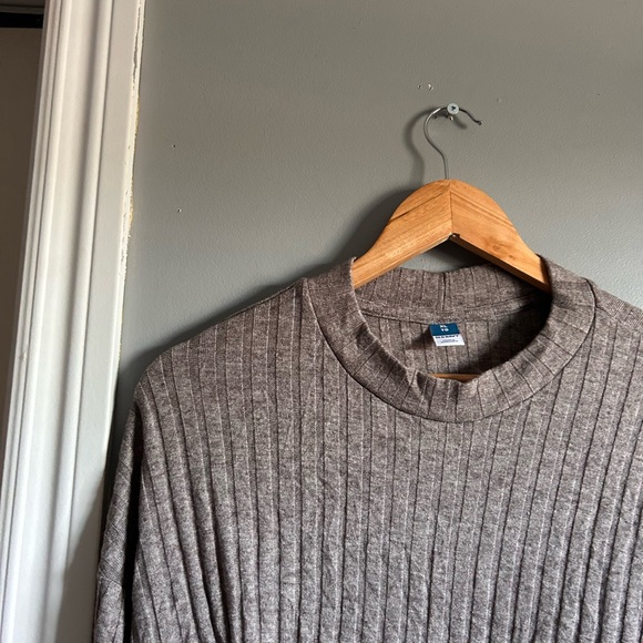 Old Navy Sweaters - 3/$30-Old Navy Women's Ribbed Gray Turtleneck Sweater